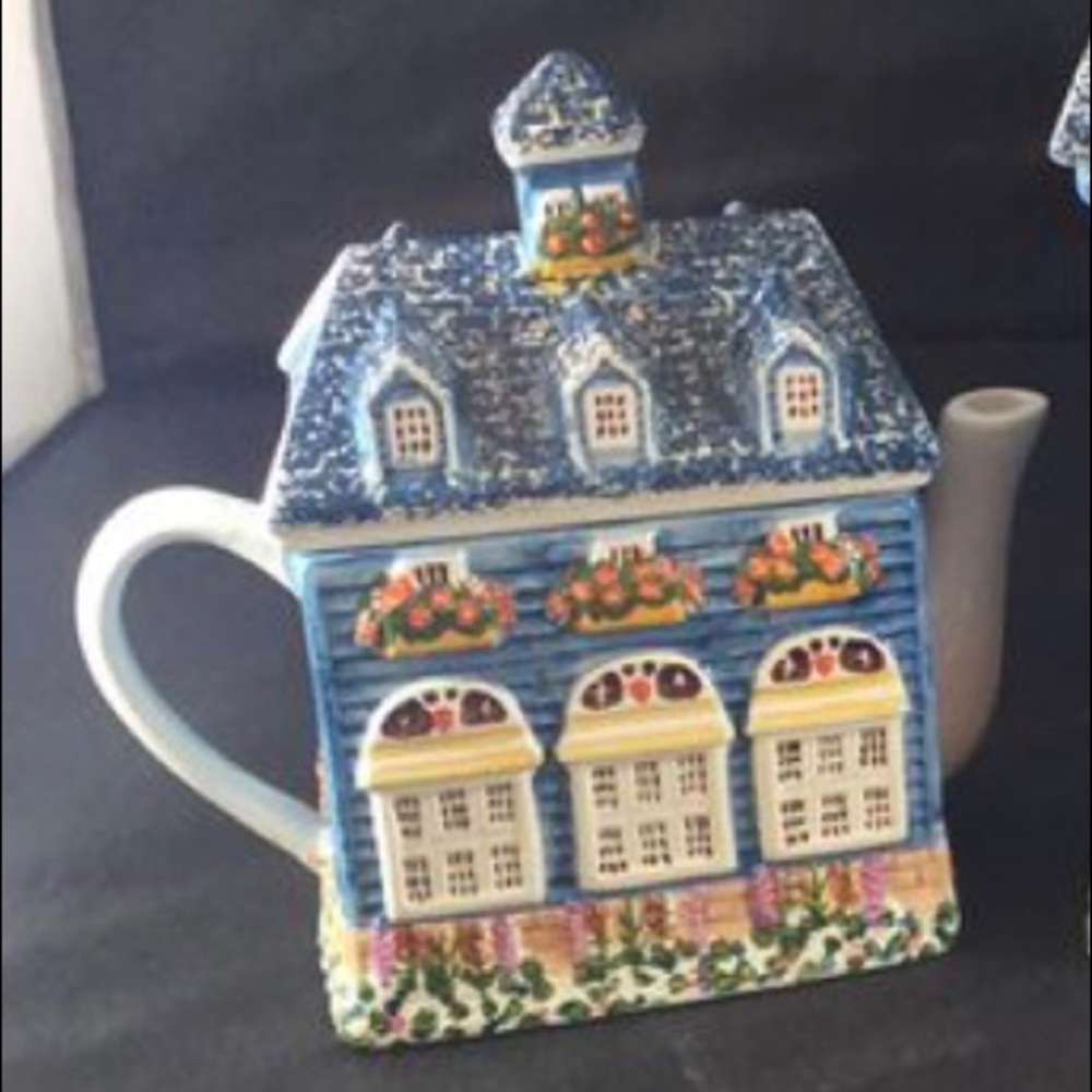 Ceramic House Teapot